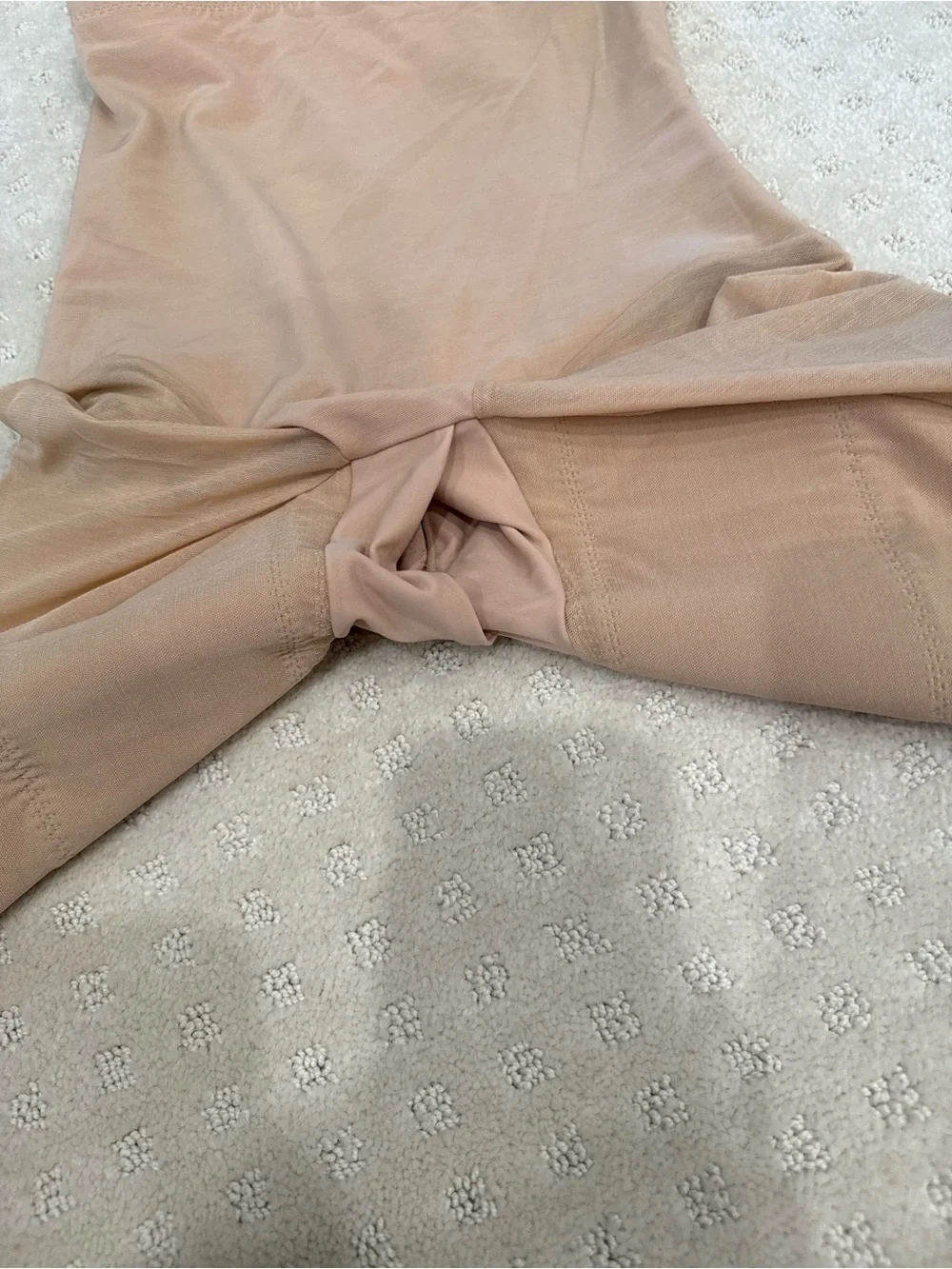 Honeylove Sculptwear High Waist Mid-Thigh Shapewear Shorts Nude Beige M